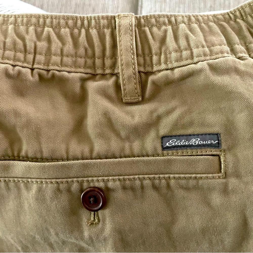 Eddie Bauer Men’s Khaki Pants 2XL Adjustable Waist Pants